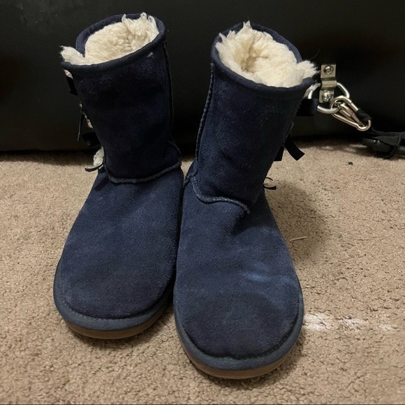 Koolaburra Victoria Short Shearling Boot - Picture 4 of 6